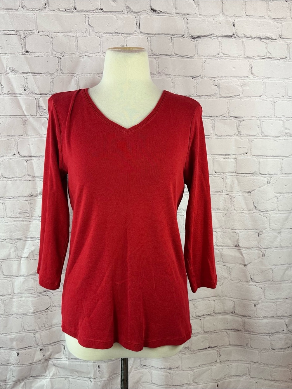Chico's (0) Red V-Neck cotton Tee women S inventive layering minimalist casual